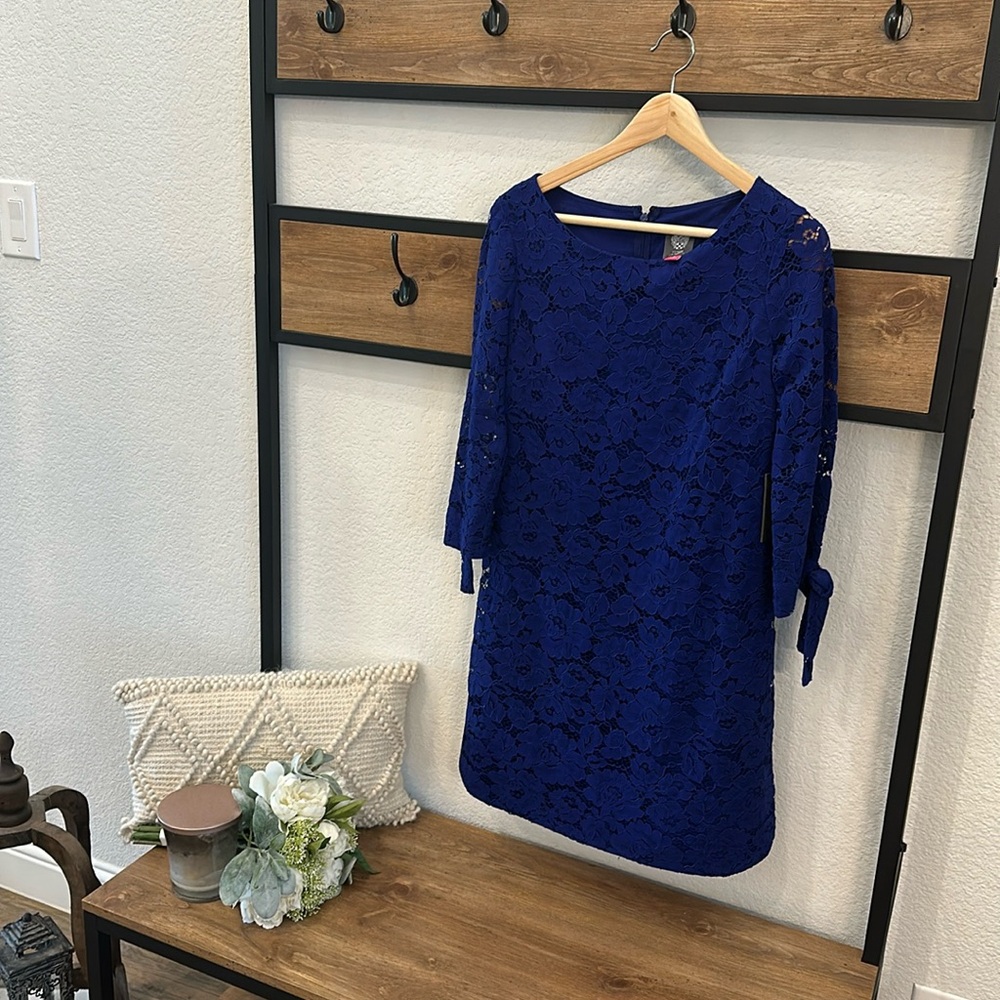 NWT - Vince Camuto Blue Floral Lace dress
